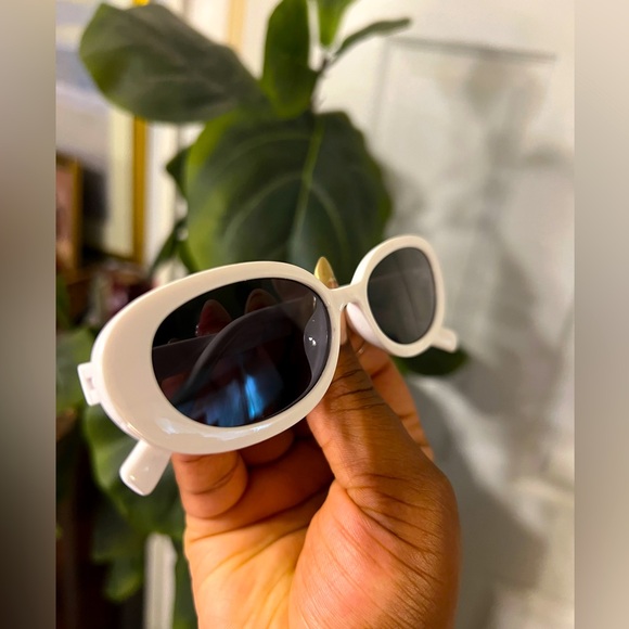 1pc Plastic Oval White | Decorative Unisex Fashion Glasses - Picture 3 of 5